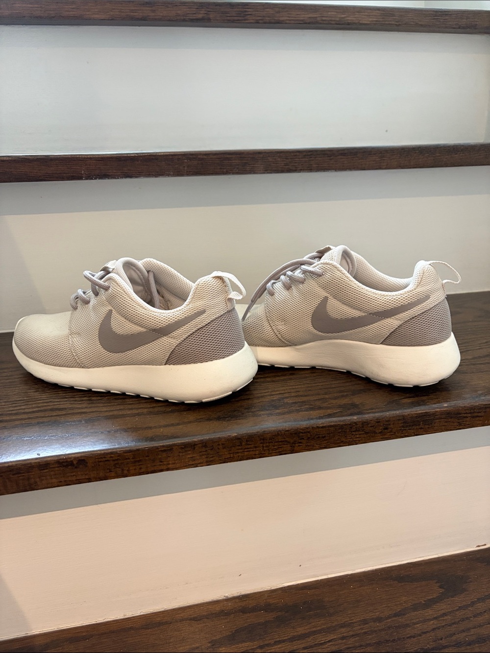Nike Women’s Light Tan/Beige Casual Sneakers